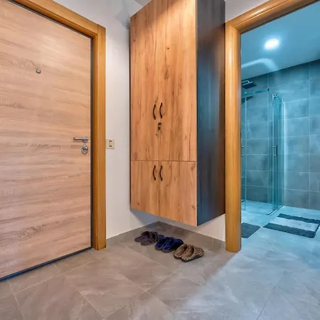 Santos Hills Apartment *