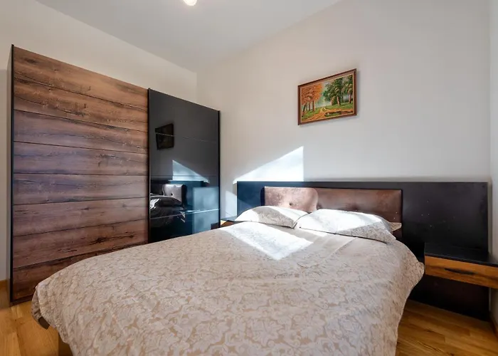 Santos Hills 아파트 *